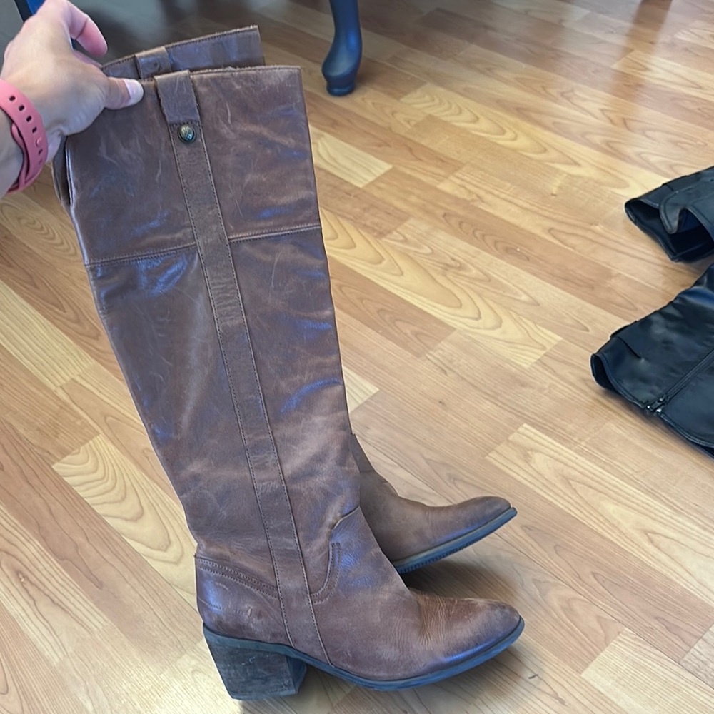Vince Camuto Tan Leather Heeled Boots